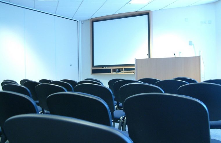 Składane krzesła biurowe, bankietowe i konferencyjne